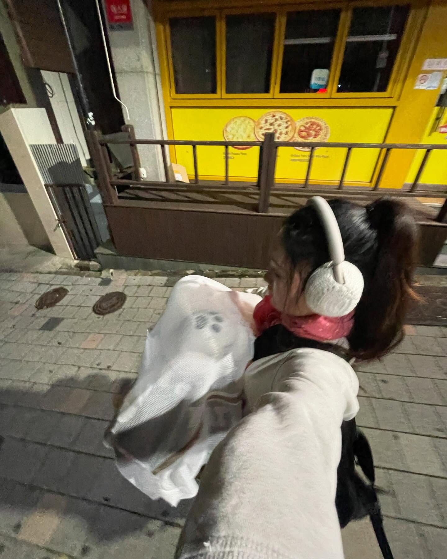 근-황