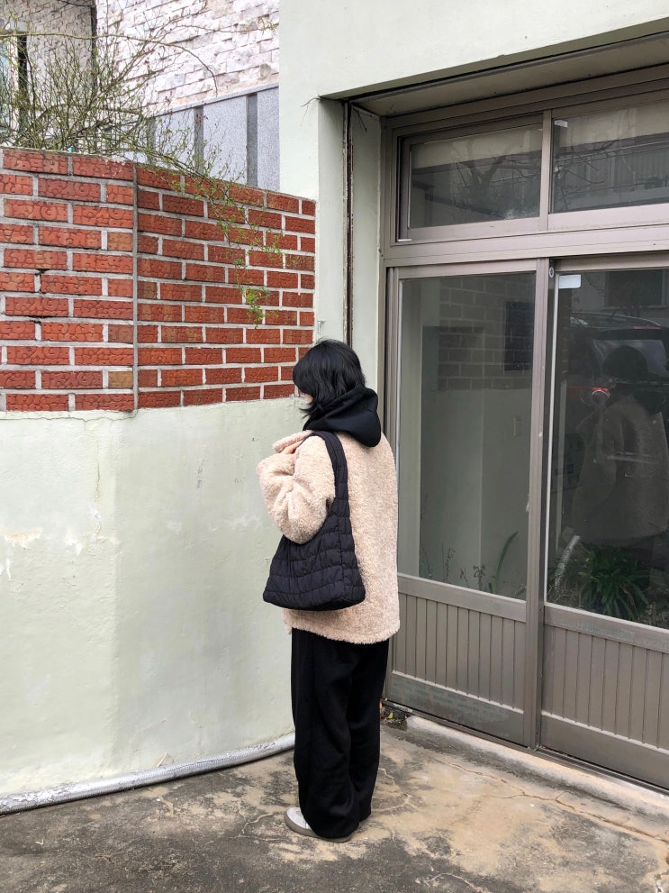 오사와 샬롯 구름백 | 트렌디한 페미닌 데일리룩 가방 추천
