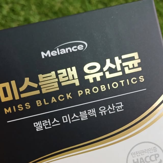봄봄 on Instagram: "#첫줄 #광고 

👉약사·한의사 공동개발 

👉7종혼합유산균 50억 CFU보장

👉여성 맞춤 프로바이오틱스 *약 50억 마리

👉약사·한의사 공동개발

👉공식 특허 출원

👉 하루 한 포, 간편한 밸런스 포뮬러

#새치유산균#새치영양제#멜라닌유산균#새치예방#유산균"