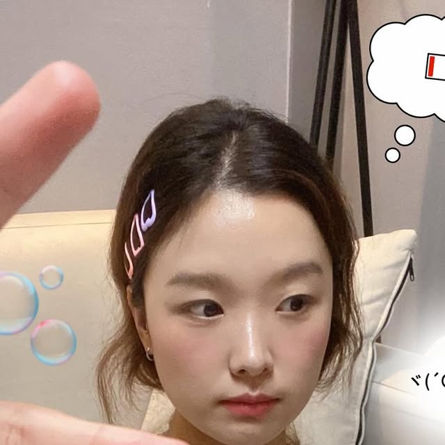 🥀ㅅㅜㅇㅣㄴ on Instagram: "#광고 #투에이엔 제품만 있었다면
나도 뽀용한 메이크업 할수있었슨,,
올영에서 2aN 신상 세일 중이라 얼른 달려가봤다요!
8월 신제품 위주 + 8월 올영픽 추천템에도 등극한 제품들로 구매해 봤는데, 롱 웨어링 파운데이션은 미니 사이즈라 들고 다니기도 너무 딱 좋았구, 퓨어 글래시 하이라이터는 색 모두 다 갖고 싶을 정도로 윤광 포인트 주기 너무 좋았다요 색조 맛집답게 아이팔레트랑 듀얼 치크도 뽀용뽀용한 컬러들로 
지근 올영에 투에이엔 기획 제품들로 구성되어 있는것도 많으니 놓치지 말고 구매하세요 🫧🍬🫧🍬

#올영픽 #올리브영추천템 #올영필수템 #러브버블컬렉션 #롱웨어링파운데이션미니 #컬러플레이듀얼라이너"
