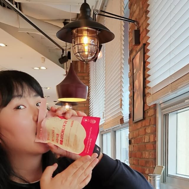 bandaltokki X jjunively on Instagram: "#광고 #애즈유라이크 달콤한 혈당관리, 사과식초 애플사이다비니거 구미 💕 건강에 좋다는 건 알고 있지만, 너무 시고 먹기 번거로워 꾸준히 챙겨 먹기 어려웠