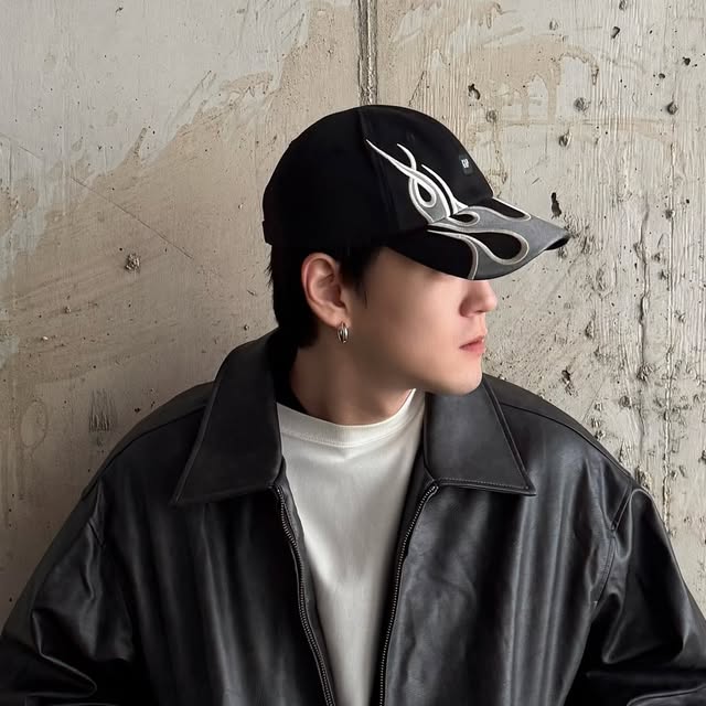 Pino1992 on Instagram: "#광고 벌써 몇번째 스탠다드에러인지!
빈티지한 워싱감이 진짜 이뻐! 얼른 입고싶어!!!!!
추워져라 얼른!

@standarderror_official 

https://www.musinsa.com/products/5278249
#스탠다드에러  #STANDARDERROR #남여공용자켓  #자켓 #데일리룩 #자켓추천#간절기아우터#스웨이드자켓 #jacket #outer"
