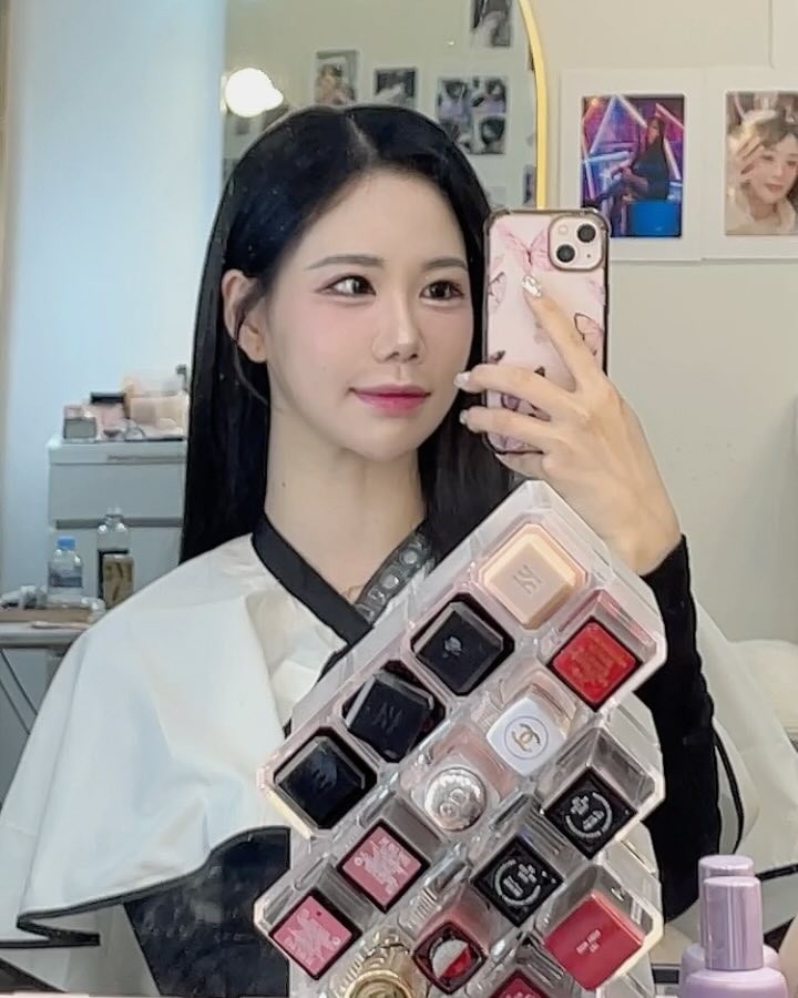 뻗어버린 멜쿠,,🎄🎄

발다치기전에 조로코롬 잘 뛰어다녔는데
크리스마스 당일에 트리를 못봐서 좀 아쉽군용!