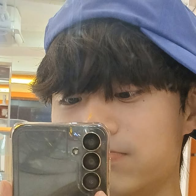 @luvinno1 on Instagram: "#협찬 #광고 데일리하고 편안한 볼캡~
모자 쓰면 얼굴 넓어보인다는 분들도 걱정 노놉!!
와이드하게 나와서 얼굴도 작아보이구, 쓴 듯 안 쓴 듯한 엄청난 편안함 >_<
어느 코디에도 잘 어울리고, 귀엽게 시크하게 멋있게
어떤 옷이던 무드에던 다 맛도리인 볼캡은 @aebric_official 
.
.
.
.
.
.
.
.
#에이브릭 #aebric #에이브릭에코백 #에이브릭모자 #에이브릭볼캡 #에이브릭가방 #에이브릭양말 #여자볼캡 #남자볼캡 #봄코디 #ootd #데일리룩 #캐쥬얼룩 #연예인코디 #볼캡코디 #모자코디 #가방코디 #커플볼캡 #커플모자"