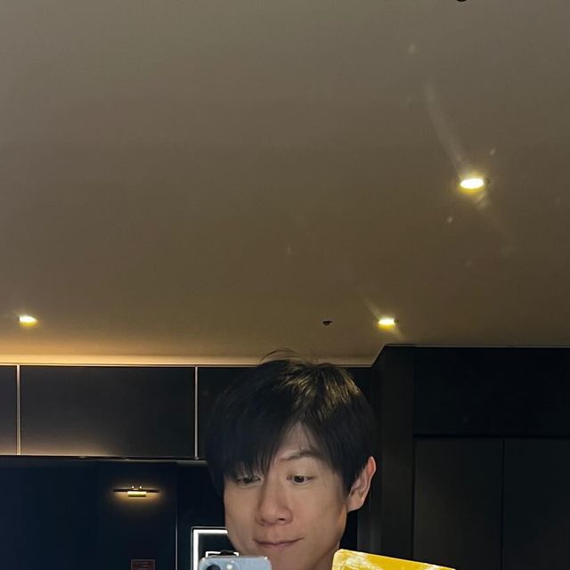 𝑱𝒎𝒂𝒏'𝒔 𝒃𝒐𝒅𝒚𝒄𝒉𝒆𝒄𝒌 on Instagram: "#협찬 

오늘은 컨디션 난조로 운동을 쉬려고 맘 먹었는데 이럴 때 식단 무너지기 쉽습니다.
그럴 때 입이 궁금하면 먹으라고 @badasori_official 바다소리에서 로스팅 프로틴 스낵인 델리황 황태를 보내주셨습니다.

💪🏻 제품특징
① 오리지널 한봉지에 단백질이 23g 함유
② 단백질을 보충해주는 닭가슴살 대체제로 딱 좋음
③ 먹어본 단백질의 다이어트 간식 중에 제일 맛있음.
④ 상품링크 https://www.coupang.com/vp/products/2269212884

운동 쉬는날 입터져서 막 먹게 되는데 이렇게 델리황 황태스낵 있으면 궁금한 입에도 딱 맞고,
더티음식도 아니다 보니 딱 좋았습니다.
특히나 버터맛 델리황은 달달 고소한 버터맛까지 단짠단짠의 맛 최고 였습니다.

#델리황 #다이어트간식 #단백질간식 #다이어트안주 #맥주안주 #단백질보충 #단백질안주 #올리브영 #올리브영추천템 #올리브영세일 #올영세일 #혼술안주 #먹태 #황태안주 #쿠팡 #쿠팡추천템"
