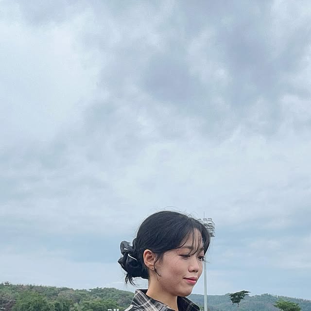 입력 중 … on Instagram: "술래잡기도 일러스트와 함께✨
.
.
❕삐빅-! 스탠다드에러, Error입니다. 🚨
❕간편하게 걸치기 좋은 체크 셔츠에유
❕누구나 하나쯤은 가지고 있는 휘뚤마뚤 셔츠! 1+1 패키지 행사도 한답니다🥵
.
#스탠다드에러 #standarderror #남여공용셔츠 #셔츠 #셔츠추천 #긴팔셔츠 #오버핏 #체크셔츠 #간절기셔츠 #shirt #checkshirt #협찬 #문의 #소통 #코디 #무신사크루 #패션 #여자코디 #여름코디 #가을코디 #빈티지셔츠 #패키지"
