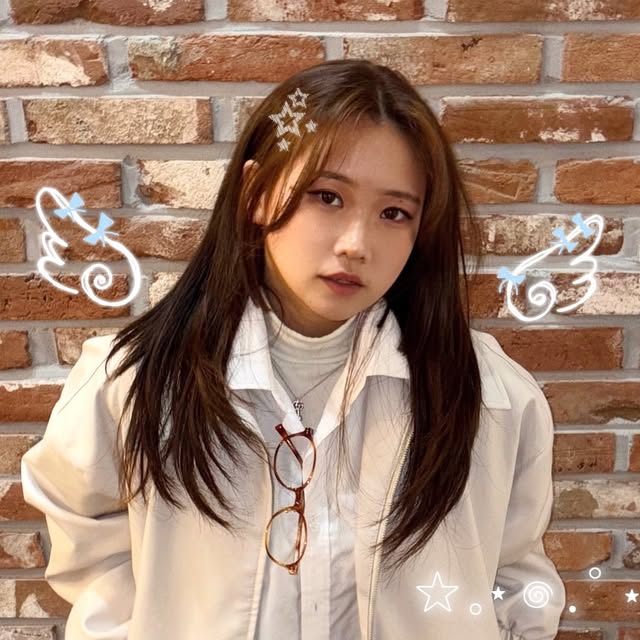 다빈 on Instagram: "오버핏에 레더라 더 조타.. ꒰ঌ❤︎⸝⸝ʚ̴̶̷̷ · ʚ̴̶̷̷⸝⸝໒꒱𓂃🎀♥𓈒𓏸

봄이었다가.. 겨울이었다가..🌀
#광고 #비바브라운 #여자자켓#크롭자켓 #레더자켓 #오버핏자켓 #상의 #Leather #Leatherjacket #Jacket #vivabrown #ビバブラウン #上衣 #ジャケット"