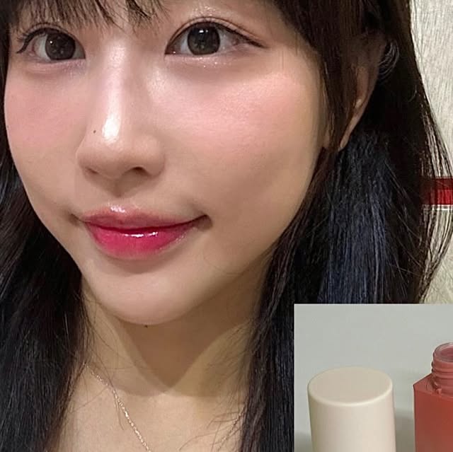 @uijunguijung on Instagram: "#광고#올리브영추천템

요즘 핫한 아이돌 하츠투하츠 가 광고중인
💗투에이앤💗제품을 이용해서 메이크업 했어요😊
#2an #하츠투하츠

-러브 버블 컬렉션(4종) / 롱 웨어링 파운데이션(피치) / 컬러 플레이 듀얼 라이너 1.4호 / 베러미 아이팔레트 11호 드리밍

제일 맘에 들었던 바운싱틴트 너무 추천해요#올리브영틴트
💕💖💓
입에 너무 진하게 착색되지 않으면서 러블리한 컬러와 광택감이
분명 만족하실거에오 🫶

#올영필수템#러브버블컬렉션#롱웨어링파운데이션미니#컬러플레이듀얼라이너#올영픽"