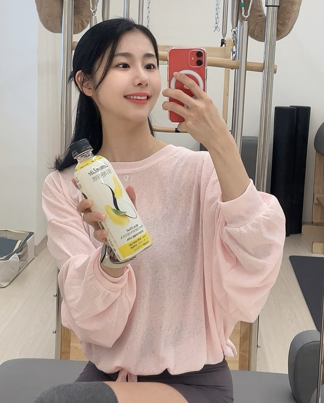 링티에서 새로나온 링티 레몬라이트! 🍋

해당 제품은 체지방감소에 도움을 줄수 있다고 알려진 그린커피빈 주정추출물이 들어가 있다고해요!

필라테스, 고강도인터벌 트레이닝, 등산 등 다양한 운동을 하면서 가볍게 섭취하기 좋은 음료! 

근처 편의점에서 만나볼수 있다고 합니다☺️