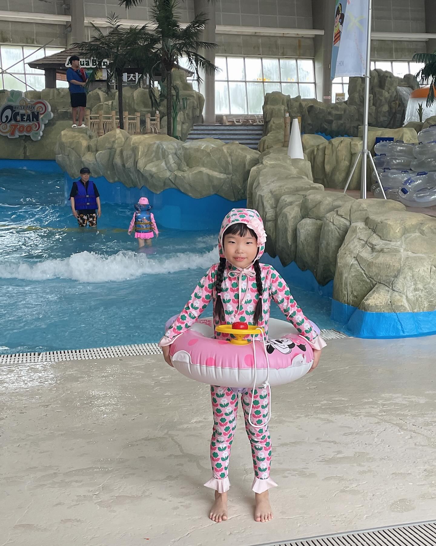 𖤐

이제 제법 용기가 생겨서 파도타기도 신나게타고
유수풀도 둥둥~~
바데풀도 즐길 줄 아는 #7짤뇨자
⠀⠀⠀⠀⠀⠀⠀⠀⠀⠀⠀⠀⠀⠀⠀⠀
⠀⠀⠀⠀⠀⠀⠀⠀⠀⠀⠀⠀⠀⠀⠀⠀
⠀⠀⠀⠀⠀⠀⠀⠀⠀⠀⠀⠀⠀⠀⠀⠀
⠀⠀⠀⠀⠀⠀⠀⠀⠀⠀⠀⠀⠀⠀⠀⠀
⠀⠀⠀⠀⠀⠀⠀⠀⠀⠀⠀⠀⠀⠀⠀⠀
#꽃보다하리🌸 
#가족여행
#가족스타그램
#오션700