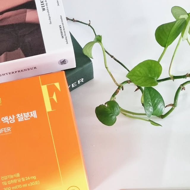 김미진 on Instagram: "#광고
.
.

챙겨먹어야 할 필수성분으로
철분!
특유의 비린맛 때문에 잘 챙겨먹지 않게 되는데요😭

찾았다!!!!!!!!!!!!!!!!!
상큼달콤 맛있는 액상타입의 오렌지맛🧡🧡
하루 한 포로
간편하게 섭취가능해요😁😁

철분은 산소늘 폐에서 몸 전체로 운반하는데 필수!
헤모브글로빈이 없으면
조직과 장기에 필요한 산소가 공급되지 않는대요😢

임산부에게도 꼭 필요한 철분!
충분함 24mg의 함량으로 주변에 임신한 친구들
선물해줘야겠어요^^

카이스트 출신 박사와 산부인과 전문의가 공동연구개발하고 부형제 첨가물 Zero라고하니
더욱 안심하고 먹는 헬퓨 액상 철분제😁

우리 철분 맛있게 헬퓨 액상 철분제로
같이 챙겨먹어요🥰🥰
.
.
해당 게시물은 헬퓨의 협찬을 받아 제품을 제공받았으며, 사용 후 솔직한 후기를 기반으로 작성되었습니다.
.
.
#광고#헬퓨#액상철분제#임산부철분제#고함량철분제#임산부철분제#임산부액상철분제#철분영양제#변비없는철분제#빈혈철분제"