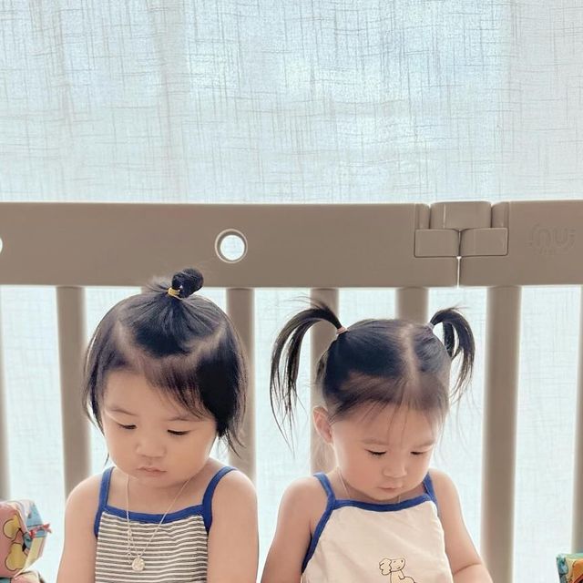 제제트리 | 둥이맘 | 육아소통 on Instagram: "#광고 #제품제공 아가들이 사는 집은 물론, 평소에도 우리 물티슈 정말 많이 사용하잖아요?🤩 키치키치한 패키지가 먼저 눈에 띄는 귀여운 물티슈