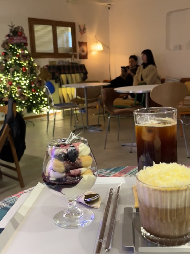 [서울/합정] 디카커피랩 합정 –  국내 최초 디카페인 전문 카페 & 쇼룸 | 합정 데이트 추천