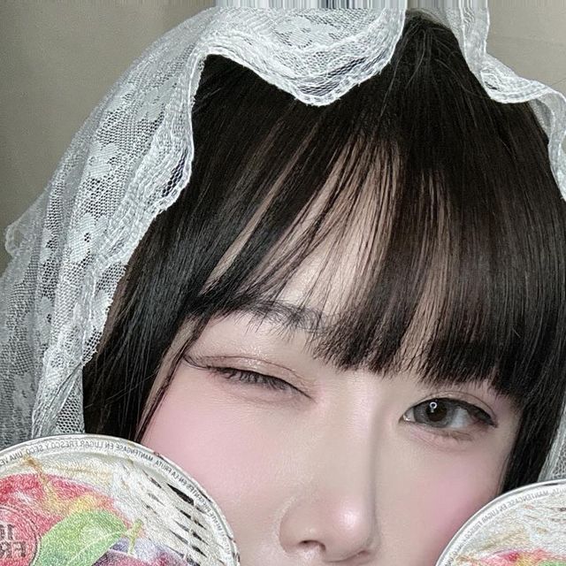 Jenna on Instagram: "#광고 @anela_korea 
기존에 맛 없던 푸룬주스는 드시지 마세요..!🙂‍↔️
시판되고 있는 푸룬주스들의 뒷면 원재료를 보면 대부분 화학첨가물이 들어있어 응가를 억지로 유발하게 만드는 제품이 대다수라고 해요 
하지만 요고는 아주아주 전통이 깊은 63년과일 전문 퓨레 브랜드 아넬라가 만들었습니당😌✨
특히 천연 생과일만 100%만 담아 심지어 임산부도 드셔도 될 정도로 기호성이 짱짱한 과일퓨레에요 
요거트,스무디,디저트 등 냉장고에 차갑게 보관해서 드시면 훨씬 더 맛있다고 하니 냉장고에 쟁겨버렷‼️😝

#무첨가푸룬#푸룬주스#암산부변비#푸룬다이어트#건강한푸룬#다이어트변비#아넬라생푸룬#아넬라푸룬#푸룬주스대신#맛있게#첨가물없는#아넬라퓨레#임산부푸룬주스#푸룬주스대신아넬라"