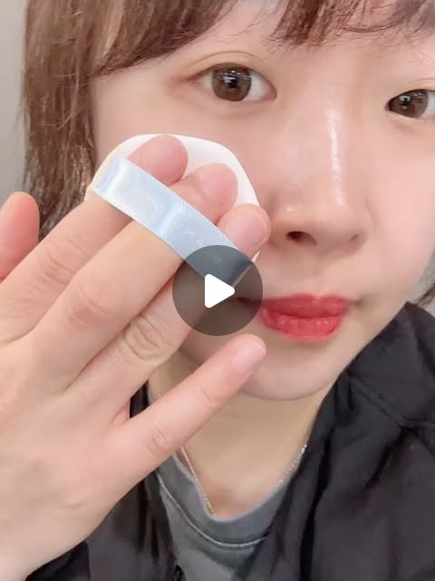 한경화 on Instagram: "#협찬 블랑디바 워터벨벳 쿠션 워터벨벳이라서 확실히 워터리하고 커버력도 최상💙 자외선차단, 미백, 주름개선 3중 기능성! 퀵 트랜스퍼 공법으로 촉촉하면