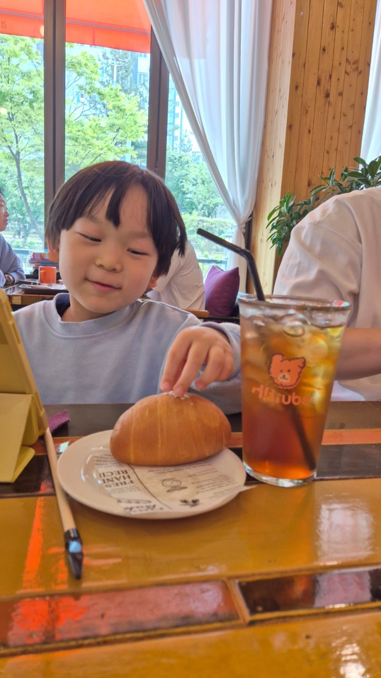 [용인서천카페]도심속힐링 주문동시 굽는 베이커리/원두로스팅/반려견동반가능 커피숍_아뜨베 경희대점(내돈내산)