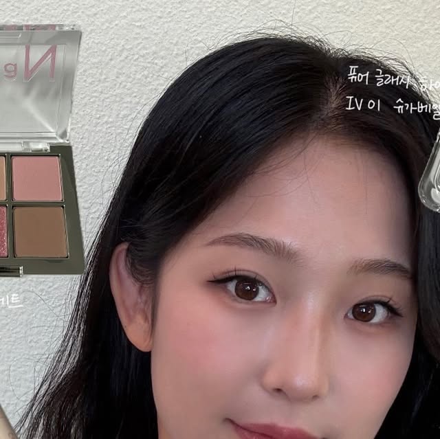 하리 on Instagram: "#광고 

@2an_official 

8월 올영픽 추천템 ! 하츠투하츠 PICK 🩷
2aN(투에이엔) 러브버블 컬렉션 🫧

색조맛집인 투에이엔에서
신상 러브 버블 컬렉션이 나왔어요 !

* 롱 웨어링 파운데이션 미니 - 21호 아이보리
* 베리미 아이팔레트 - 16 버블캔디
* 듀얼 치크 - 16 핑크 텐션
* 퓨어 글래시 하이라이터 - IV 01 슈가베일
* 컬러 플레이 듀얼 라이너 - 03 타로 버니
* 글레이즈 바운성 틴트 - 15 피치 버블 , 09 캔디 츄

이 조합이면 세상 뽀짝한 메이크업 가능 ✔️

지금 바로 올리브영에서 만나요 💗 ˖࣪｡･:*:･ﾟ★,｡･:*:･ﾟ☆ 
(투에이엔 제품 2만원 이상 구매 시 버블 파우치 증정 ! !)

#올영픽#올리브영추천템#올영필수템#러브버블컬렉션#롱웨어링파운데이션미니#컬러플레이듀얼라이너"