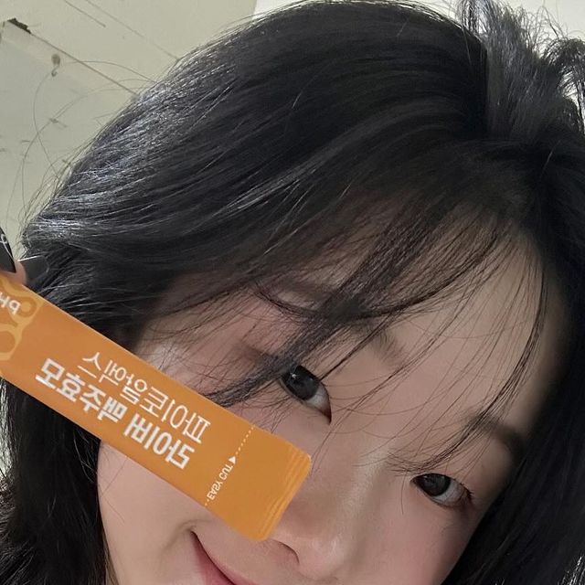 현 쥬 on Instagram: "#광고 손상된 모발을 구원해줄 “라이버 맥주효모“ 🍺 아무리 케어를 해도 돌아오지 않는 머리카락을 보고 맥주효모+비오틴이 함께 있는 제품을 찾게 되었어요 (1년전 잦