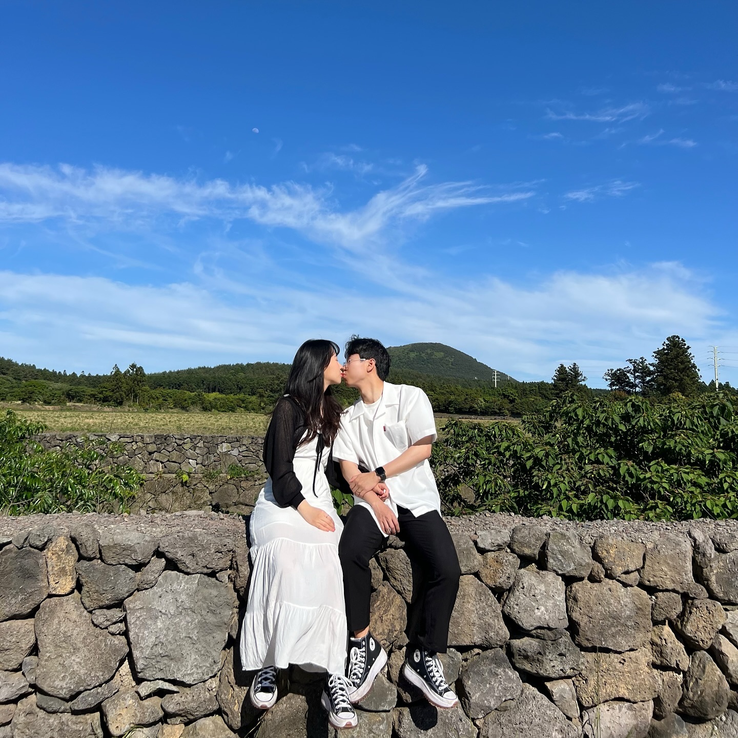 🌴 2024.05.18 🍊

웨딩 스냅사진 찍는 사람들이 여기서 찍길래 우리도 따라서 찍어봄 ㅎㅎ
-
#제주도 #jeju #jejuisland #제주도여행 #제주여행 #비밀의숲