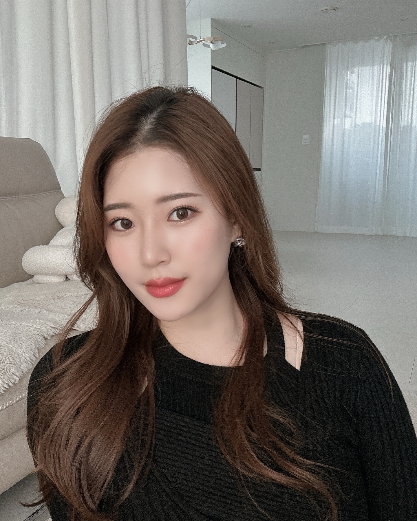 아주 오랜만에 에어랩 고데기까지 완료
빨리 봄왔으면 좋겠다 너므 추워🥶
