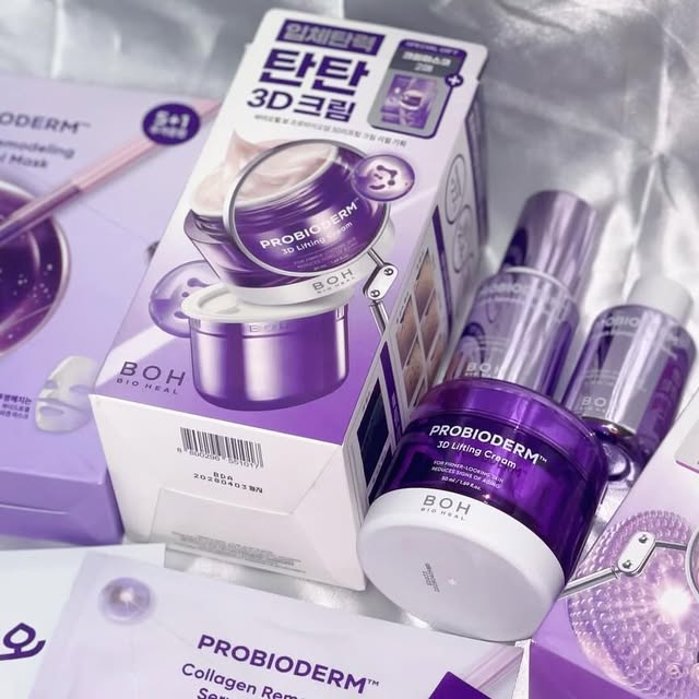 츄 on Instagram: "#제품제공 (타채널) @bioheal.boh_official 
💜바이오힐보 프로바이오덤 3종세트💜

➊ 바이오힐 보 프로바이오덤 3D 리프팅 크림
➋ 바이오힐 보 프로바이오덤 콜라겐 리모델링 세럼
➌ 바이오힐 보 프로바이오덤 3D 리프팅 크림 마스크

바이오힐보 = No.1 국민크림이라는 말, 직접 써보니까 바로 납득했어요…! 선물로 받은 3종 세트 너무 알차고, 피부에 진심인 분들께 추천하고 싶은 꿀조합💧

➊
프로바이오덤 3D 리프팅 크림 (50ml 기획세트)
쫀쫀하면서도 촉촉하게 피부를 감싸는 제형인데,
흡수되면 리프팅된 느낌이 딱! 잡아주는 듯한 탄탄함이 느껴져요😳

➋
프로바이오덤 콜라겐 리모델링 세럼 (30ml 기획세트)
이 세럼 진짜 신기한 게, 45,000개의 써마 콜라겐 캡슐이 들어있대요✨ 사용감은 가볍고 산뜻한데, 바르고 나면 피부 안쪽부터 탱탱한 느낌… 특히 탄력 고민 있으신 분들께 강추합니다💪🏻💗

➌
3D 리프팅 크림 마스크 (5+1매 기획세트)
크림 에센스 듬뿍 머금은 시트 마스크인데, 팩 하고 나면 피부가 탱글탱글하면서도 보습감이 꽉 차서 리프팅과 보습 두 마리 토끼 잡은 느낌!🐰

세 제품 다 ‘쫀쫀+탄탄+보습’ 이 세 키워드를 완벽하게 잡아줘서
요즘 저녁 루틴은 이 세트로 풀케어 하고 있어요🌙
선물로 받아서 사용해봤지만, 다 쓰면 제 돈 주고 재구매할 생각 100% 있는 조합이에요🥹 요즘 피부에 자신감 붙어서 거울 볼 때마다 행복해요.. 🫶🏻

#바이오힐보 #탄력케어 #리프팅크림 #콜라겐세럼 #홈케어템 #크림마스크 #겔마스크 #코덕 #코덕맞팔 #코덕리뷰 #코덕스타그램 #코덕맞팔환영"