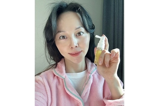 #협찬
여성분들 중 질염 안 겪어본 사람없을것 같은데요.

평소 청바지,레깅스 꽉 끼는 옷 안입어도
컨디션에 따라 생리주기에 따라서도 
Y존 가려움이나 분비물이 생기기도 하는데
닥터윰 뉴트리언트 워터리 오일 세럼 뿌려주면
가려움 증상 완화와 건조함도 개선되고
질내 PH개선의 일시적 완화에도 도움을 주는데
상큼한 향으로 찝찝함도 없어지는것 같아요!

#가려움 #건조함 #질염개선 #Y존케어 #여성청결제 #항균효과 #자극없는여성청결제 #수분탄력 #닥터윰 #쫀쫀세럼 #뽀송버블 #성감증대 #닥터윰뉴트리언트워터리오일세럼 #닥터윰