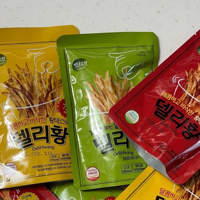 @again_birdfoot on Instagram: "#광고 바다소리에서 고단백 황태스낵 델리황 오리지널, 매운맛, 버터맛을 보내주었어요 🌶️🧈
델리황 오리지널에는 한봉지에 단백질이 23g 들어있다고하고 이게 다이어트간식 끝판왕이라고해서 잔뜩 기대하고 먹어봤는데 먹어본 다이어트 간식 중에 제일 맛있었어요!👍
델리황 구매는 바다소리 공식몰에서 추가증정 행사 중에 있어 공식몰이 가장 좋다고하니 아래 링크에서 살 안찌는 다이어트 간식 찾고계시던 분들 바로 구매하세요~!!!

상품링크 👉  https://smartstore.naver.com/sunhae/products/6300631010

#다이어트과자 #다이어트간식 #프로틴칩 #단백질간식 #다이어트안주 #맥주안주 #단백질보충 #닭가슴살대체 #올리브영 #올리브영추천템 #올리브영세일 #올영세일 #혼술안주 #먹태 #황태안주"