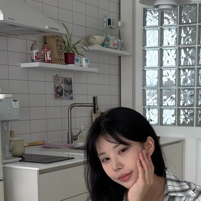 우여니 on Instagram: "#광고 @eat_wemeet 요즘 건강한 한 끼를 챙기고 싶어서 이것저것 찾아보다가 위미트 후무스를 만났어요. 사실 후무스가 생소해서 어떨까 했는데, 한 번 먹어보니 왜 비건 식