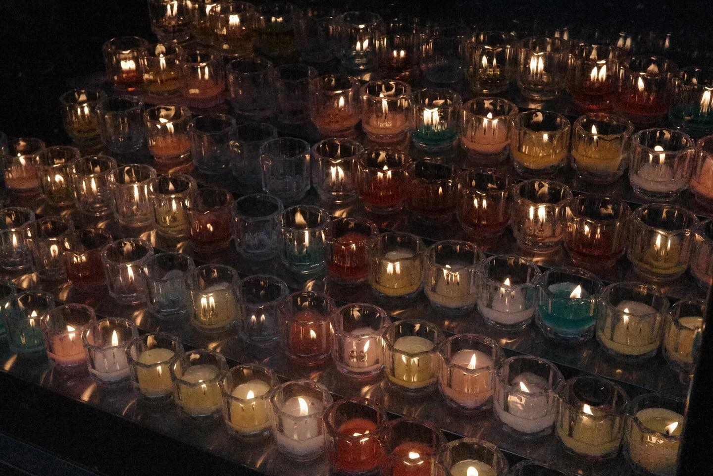 2024년 즐거웠고 많이 배웠고 ..
날 웃게 해주신 모든 분들께.🫰
대단히 감사합니다. 상당히 고맙습니다. ^^..

2025년에도 모두 새해 복 많이 받으십시오 🆒❤️
당신은 반드시 잘 될 사람!!🫵