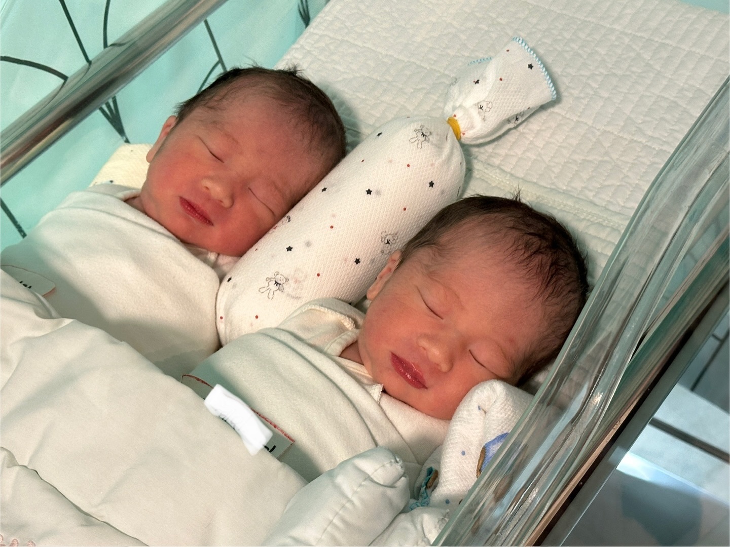 24.12.02 은둥이들 만나는 날❤️

아빠, 엄마가 결혼한 이후로 가장 설레였던 날이야🥰

36주 5일간 엄마 뱃속에서 어떻게 자랐을까~
정말 보고싶었던 은둥이들!
건강하게 태어나줘서 정말 고마워^^

그리고

기도에 응답해주신 하나님께 감사해🥰