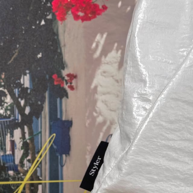 워니니홈ㅣ집꾸미기 • 육아일상 on Instagram: "#제품협찬 

워니니홈에 찾아온 두 번째 홈캉스백!

이번 홈캉스백은 지난번보다 구성품이 훨씬 더 다양하고 알차게 준비되어 있었어요.

저는 평소에 집에서 사용하는 모든 로션 제품을 세타필로 고정해서 쓰고 있을 만큼 애정이 깊은데 이번 홈캉스백에 세타필의 크림 클렌저가 포함되어 있어서 정말 반가웠어요. 

세타필 외에도 코그메이트, 야다, 스웨이 등 다양한 브랜드의 제품들이 골고루 들어 있어 마치 작은 뷰티 박스를 받은 듯한 기분이 들었고, 하나하나 사용해보는 재미도 쏠쏠했답니다. 

이번 홈캉스백은 확실히 실용성과 구성 면에서 만족도가 높아서 다음에도 또 기대하게 될 것 같아요. ✨

홈캉스백 체험은 주부생활 어플에서 신청 가능하니 관심 있으신 분들은 한번 도전해보셔용!

@styler_mag 
@jubulife_mag 

#제품협찬 #홈캉스백 #스타일러홈캉스백 #스타일러매거진 #주부생활 #라브아 #야다 #스웨이 #매일유업 #마코스포츠 #세타필시카 #코그메이트 #안국건강"