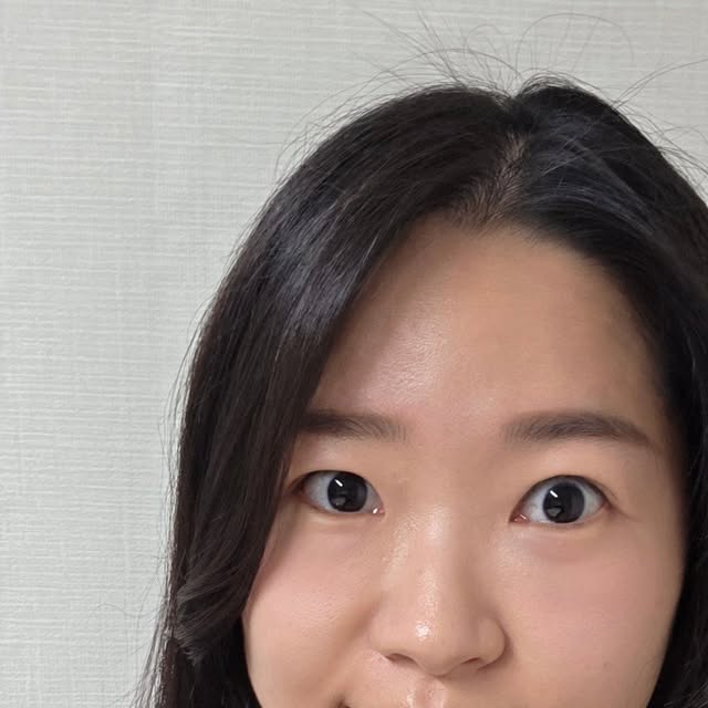 빵란 | 빵란의 빵원 라이프 on Instagram: "#광고 고체 치약으로 프리미엄 케어 시작!

덴티넬 프리미엄 고체 치약은 불소 함유로 치석 관리에 도움 되고, 꾸준히 사용하면 화이트닝 효과까지 챙길 수 있어요🤍
작은 알약 형태라 휴대도 간편해서 여행 갈 때나 외출할 때 챙기기 딱!

한 알 톡, 깨물고 양치하면 끝!
프리미엄 구강 케어는 덴티넬로 시작하세요~

#덴티넬 #고체치약 #치아미백 #치석관리 #프리미엄치약 #구강케어 #여행필수템 #덴티넬고체치약"