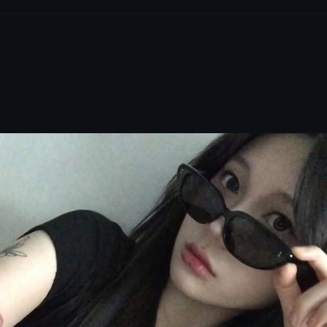 나영 on Instagram: "@momentus_eyewear 
: EDEN BLACK :

여름 필수템 선글라스☀️🕶️

#선글라스 #선글라스추천 #모멘트어스 #momentus #sunglasses"