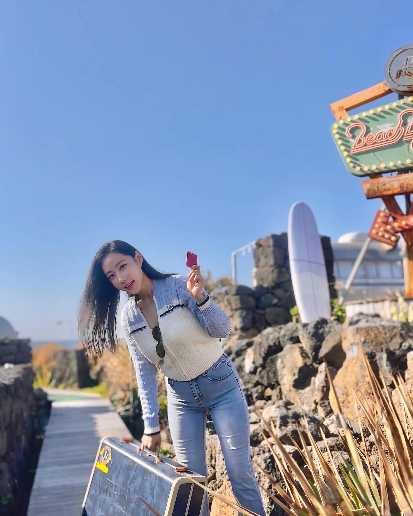 여행을 떠나요 ✈️🌴 즐거운 마음으로오오오 ~~~ ″̮ 여러분~~ 여행 꿀 팁🍯 알려드릴게요! 매번 여행가기전에 따로 환전하고 번거로웠던분들! 이제는 환전 할 필요 없이 해외에서 요 #한패스 #트리플카드 하나면 끝♡ 출국 전에 오후 4… | Instagram