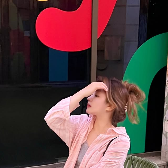 수선화 on Instagram: "편하고 예쁜 연청바지 드뎌 찾아따••🌼 #스탠다드에러 #STANDARDERROR #남여공용팬츠 #데님 #데님팬츠 #팬츠 #바지 #와이드바지 #워싱팬츠 #와이드팬츠 #데일리룩 #바지추천