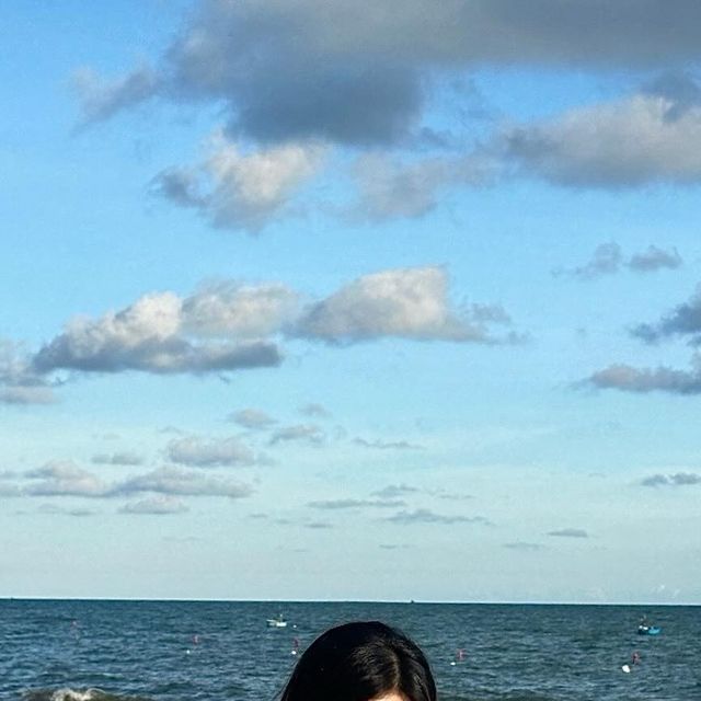 주 연 🇰🇷🇺🇸 | 柱 姸 on Instagram: "아무래도 여름나라 체질인듯해

사진 예뿌게 찍어준 오빠 고마워😉
🐬🐠
#광고#바틴#비키니#심플비키니#수영복#휴양지#베트남#베트남여행#호치민여행#무이네리조트#무이네여행#해변룩"