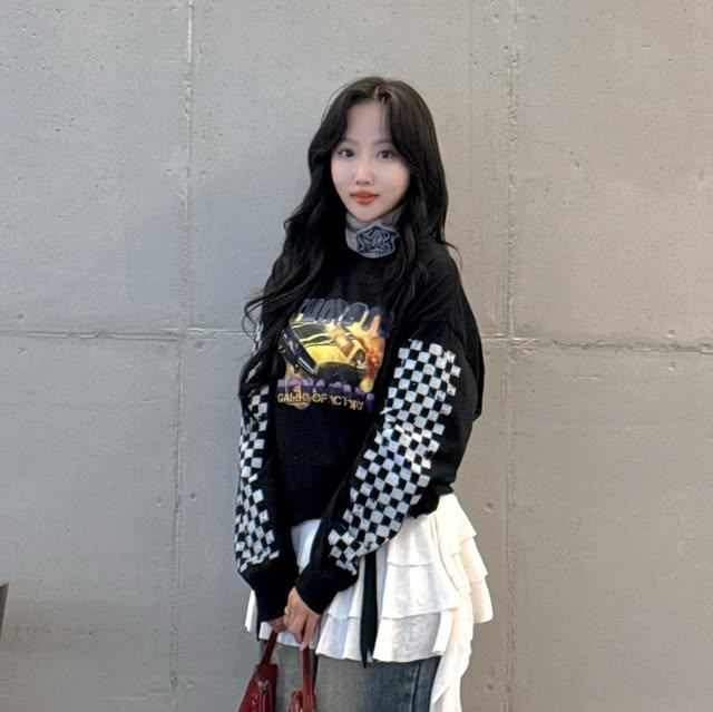 뉴욕 디자이너•모델 햐씬이 말아주는 패션•뷰티 꿀팁 on Instagram: "때론 Chill chill 맞지만 성격이라도 chill하니 난 괜찮다고 셀프위안중인 나 😎 그나저나 바지워싱 완전 힙껄룩이쟈나 👍 #