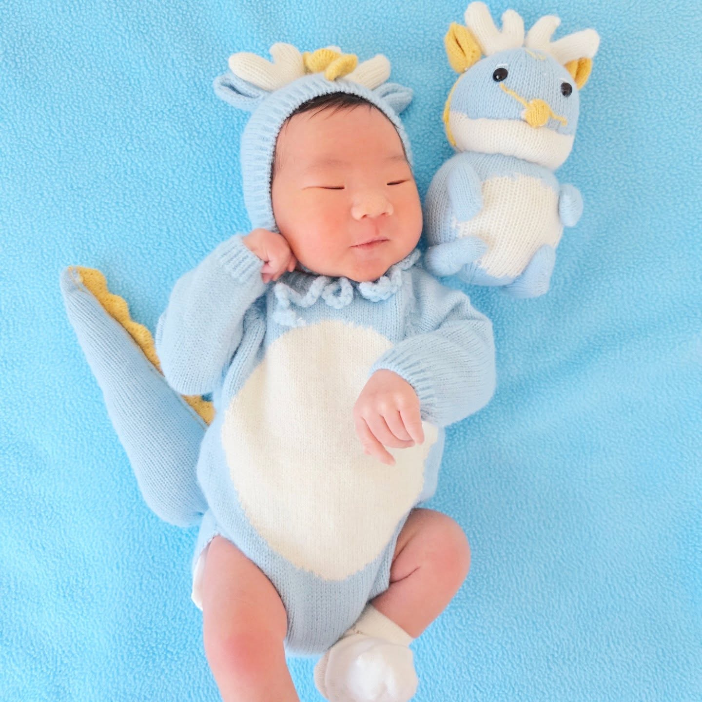 대박이에서 "이지우" 라는 새로운 이름이 생겼어요 😊
오늘부터 집에서 생활 할 예정인데 누나 엉아가 좀 무서워요 😂

앞으로 잘 부탁드려요 👋 

#셋째 #청룡띠아들 #용호상박 #예정 #등터질 #흰쥐 #사이좋게지내줘
#신생아 #막내 #컴백홈