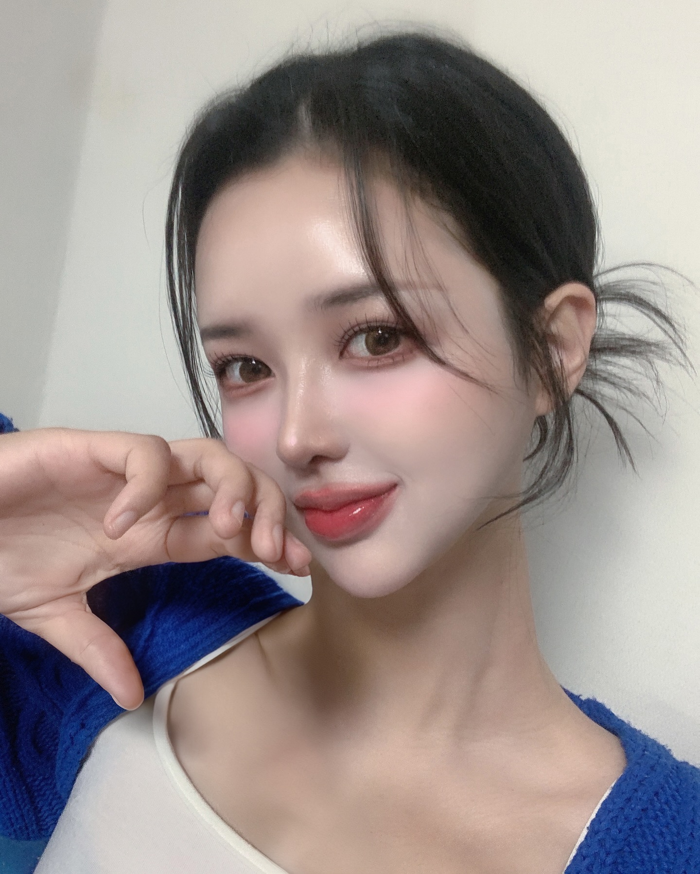 Mình đã đến Viện Da Eugenes để tiêm tế bào gốc :) 
Sau khi tiêm tế bào gốc mình thấy cải thiện lỗ chân long, đàn hồ da nhiều và nói chung là da mặt mình mịn hơn nhiều!
Vị trí của viện cũng gần ga apgujeong nên dễ đi, có bạn nào quan tâm đến skinbooster thì hãy ib qua vieneugenes nhé!

#eugenesclinic #exosome #skinbooster