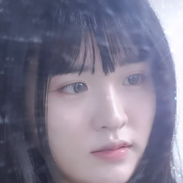 히추 on Instagram: "투에이엔 진챠 너무너무 이쁘구 맘에들어서 다 쓸어담는중,,, 색이 진짜 곱고 얼굴에 올렸을때 입자가 고와서 되게 자연스럽구 수채화처럼 표현됨 하이라이터도 색상은 되