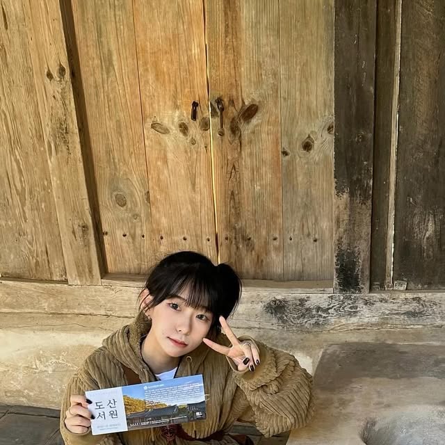 최정윤 on Instagram: "☀️"