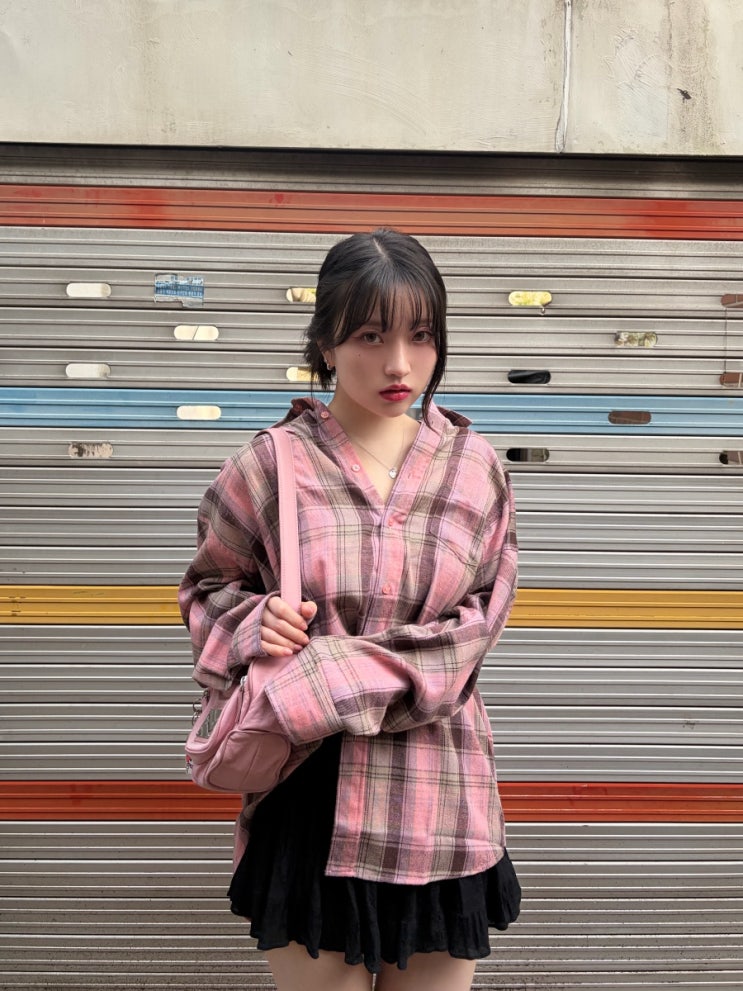 [OOTD] 스탠다드에러 빈티지 체크 셔츠 핑크로 완성한 러블리 스트릿 코디 🎀