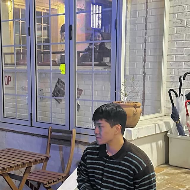 @imnuunm on Instagram: "#제품제공 #협찬 #스탠다드에러 #STANDARDERROR #남여공용팬츠 #데님 #데님팬츠 #팬츠 #바지 #와이드바지 #워싱팬츠 #와이드팬츠 #데일리룩 #바지추천 #DenimPants #Denim #Pants 허리부