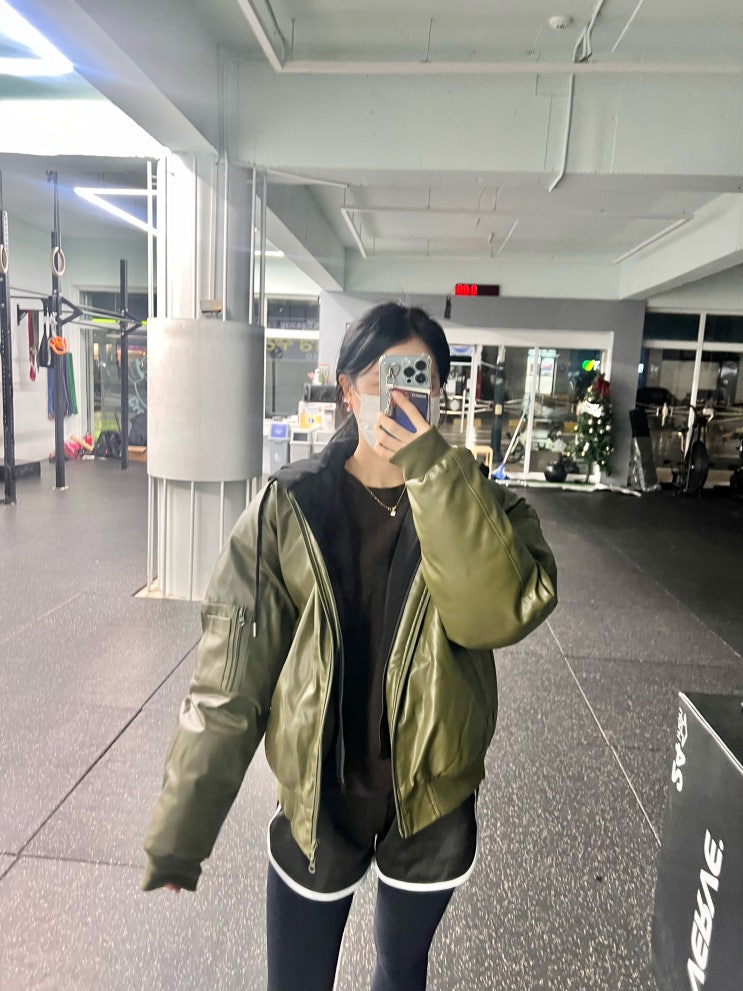 스탠다드에러 87-STAN100 유틸리티 후드 벌룬 레이어드 레더 패딩 착용 후기 (카키)