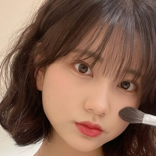 조혜인 on Instagram: "#광고 #투에이엔 #올영세일
@2an_official 

투에이엔에 빠진 요즘 ( ᵕ·̮ᵕ )♩ 🎀
지난번 립도 인생템 등극해서 정착했는데
요번에 만난 블러셔 하이라이터도 
제품 넘 잘 뽑혀서 자꾸 내 맘을 힘들게 해 . . 🥹
하늘 아래 같은 블러셔 없다 생각하고 쓸어왔어요💞
지금 올영 세일인 건 다들 아시조? 
투에이엔에서두 할인부터 기획까지 알차게 구성됐다는 점🫶
저도 올영 갔다가 투에이엔 인기 넘 많아서 간신히 집어왔으니 빠르게 오늘드림 조지삼 ( •◡-)✧

#올영추천 #블루밍가든 #봄웜 #봄웜라 #듀얼치크 #하이라이터#2aN#올영필수템 #올영추천템 #올영기획세트"