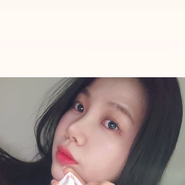 @sosodue on Instagram: "@2an_official #투에이엔광고 2025년 1월 1일 투에이엔 블루밍 가든 컬렉션 출시! 코덕들 쏴리질러~~~ 쿨톤웜톤 다 잡는 신상으로 봄 메이크업도 끝💛 아이팔레트는 기존 베러