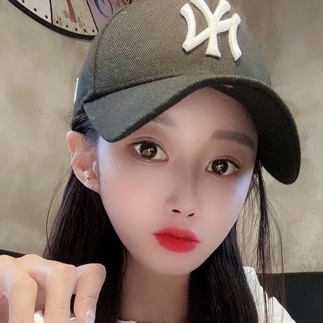 Ara on Instagram: "#협찬 ⠀ 물처럼 가볍게 마시기 좋고 몸속의 붓기는 빼주면서 필요한 수분마