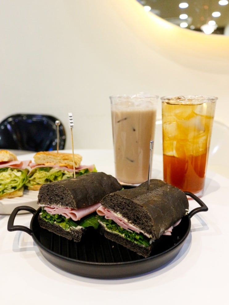 가성비 최고! 고터맛집 로드샌드위치 (feat. 먹물트러플 잠봉뵈르)