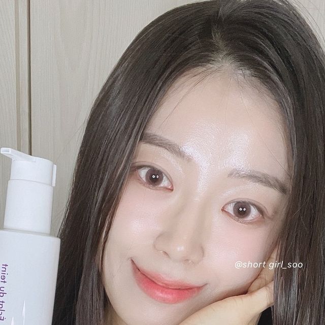 쑤 on Instagram: "#협찬 @eclatduteint 에끌라뒤땅 
✨ 에끌라뒤땅 머미세트A (소용량)

머미팩 한 후로능 피부장벽 딴딴해져소 트러블 전멸🙊
개발 효모 추출물이 담긴 토너와 프로바이오틱스 농축액인
에센스능 두 성분의 효과를 높이기 위해소 사용 직전에
신선하게 사용되게끔 개발했다능디,, 신뢰성 100%❕
팩하구 피부결 말랑 촉촉 보들 야들 애기피부 미춋👶🏻🍼

아픈 피부에도 적용 가능한 긴급 진정 머미팩✔️
민감성, 악건성, 속건조 피부에 초고속으로 수분 충전✔️
하이드로 루핀 겔로 피부 진정 & 피부 장벽 강화✔️
하이드레이팅 토너와 에센스로 유산균 물광 보습✔️

#에끌라뒤땅 #eclatduteint #머미팩 #미라팩 
#머미관리 #머미세트 #수분관리 #물광관리 
#물광피부 #머미패드 #머미 #진정팩"