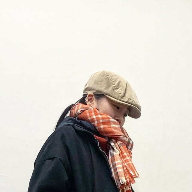 @nal2_zzi on Instagram: "#광고#아이러니포르노 풀린 날씨덕에 핏예쁜 자켓입고 외출하기😉 . . #아이러니포르노화이트라인#IRONYPORNOWHITELINE#남여공용자켓#자켓#스웨이드자켓#아우터추천#자켓추천